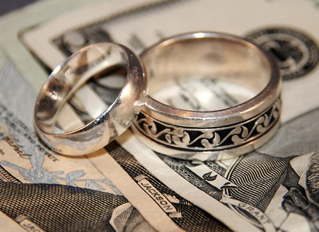 Money and marriage by Robo Android via Flickr 0